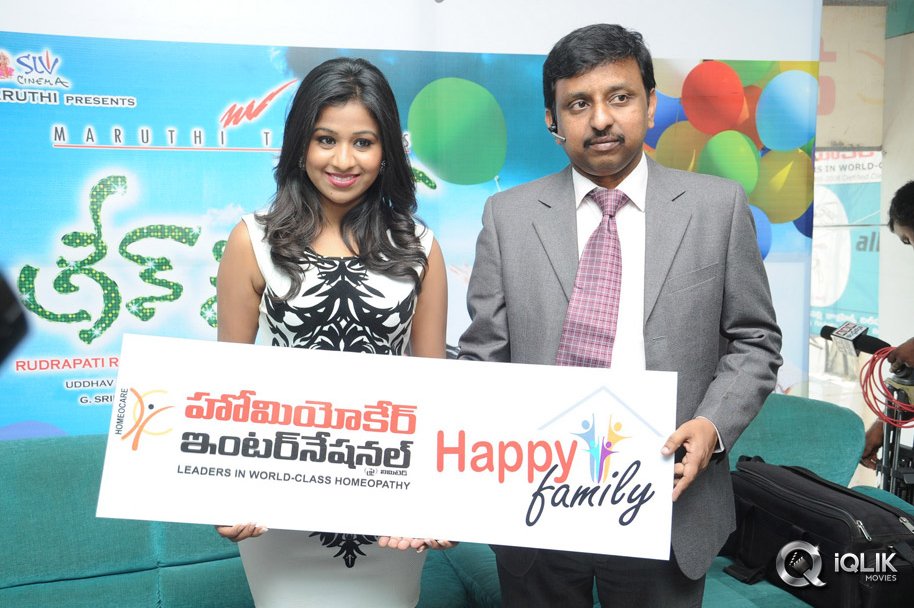 Green-Signal-Team-at-Homeocare-Happy-Family